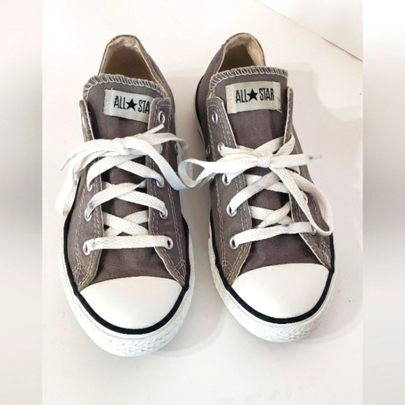 Converse Other - Converse lowtop youth kids size 3 grey canvas